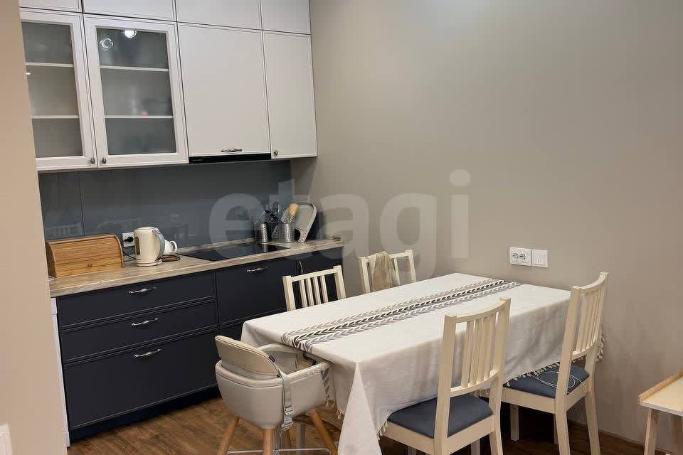 Продаётся 2-комнатная квартира, 62.5 м²