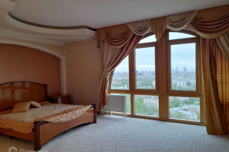 Продаётся 10-комнатная квартира, 316.1 м²