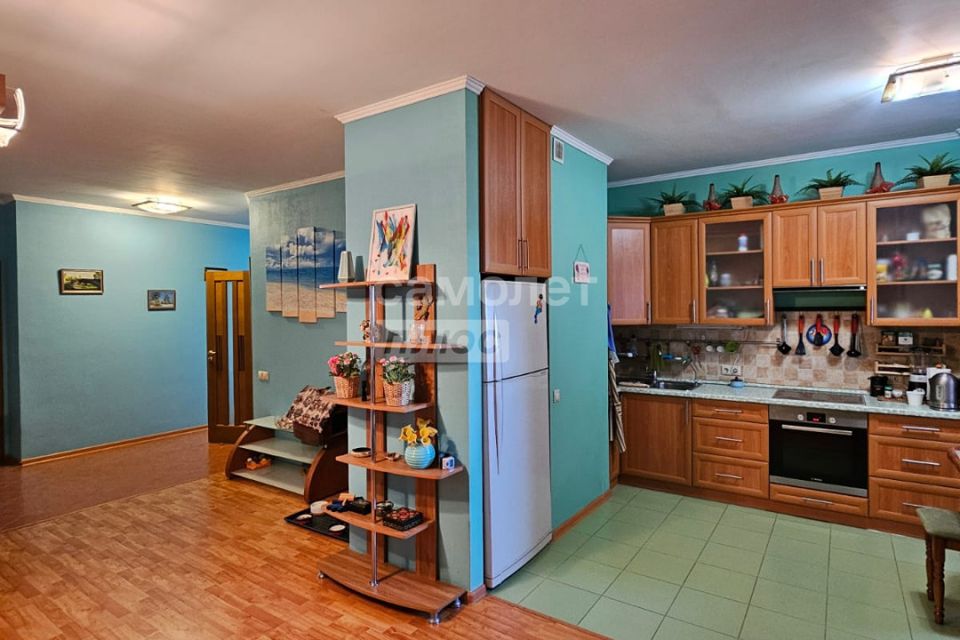 Продаётся 2-комнатная квартира, 69.6 м²