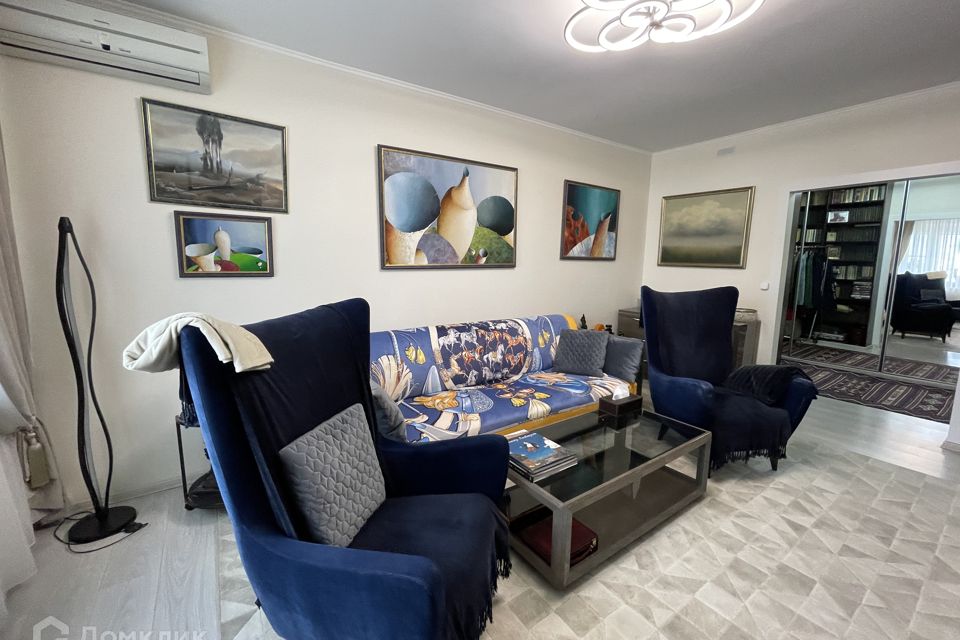 Продаётся 2-комнатная квартира, 59.7 м²