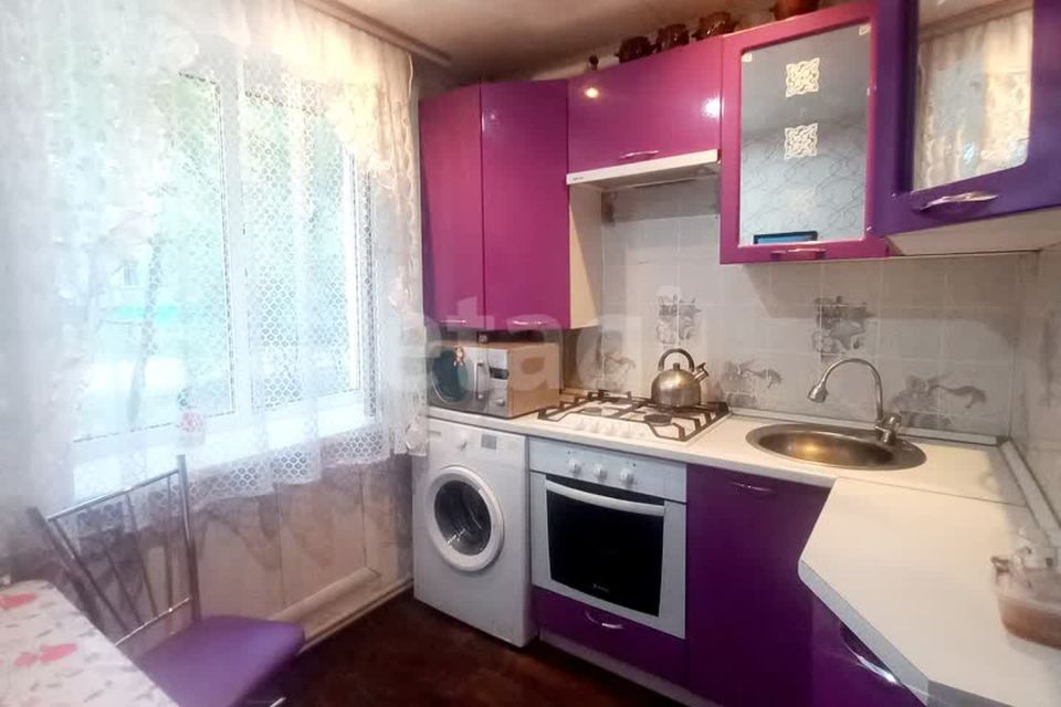 Продаётся 3-комнатная квартира, 51.5 м²