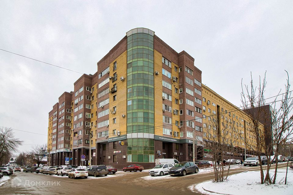 Продаётся 3-комнатная квартира, 130.9 м²