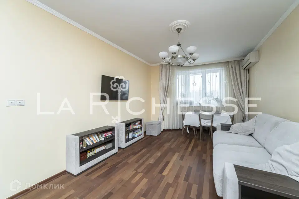 Продаётся 2-комнатная квартира, 71.6 м²