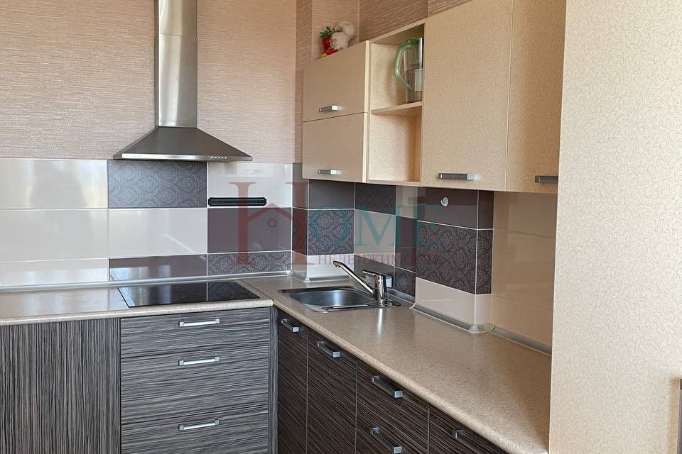 Сдаётся 1-комнатная квартира, 42 м²