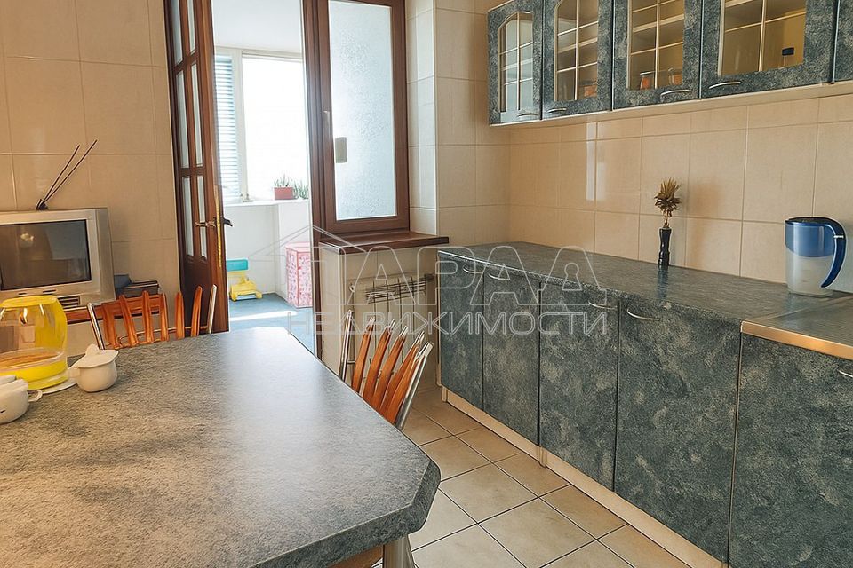 Продаётся 3-комнатная квартира, 64 м²