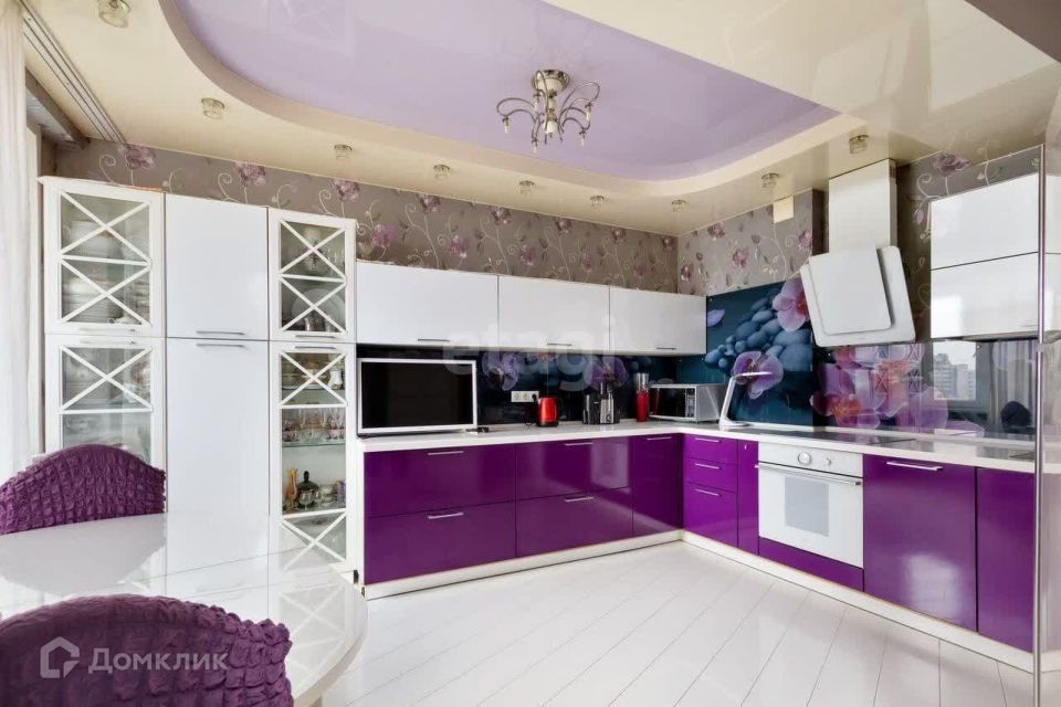 Продаётся 2-комнатная квартира, 81.1 м²