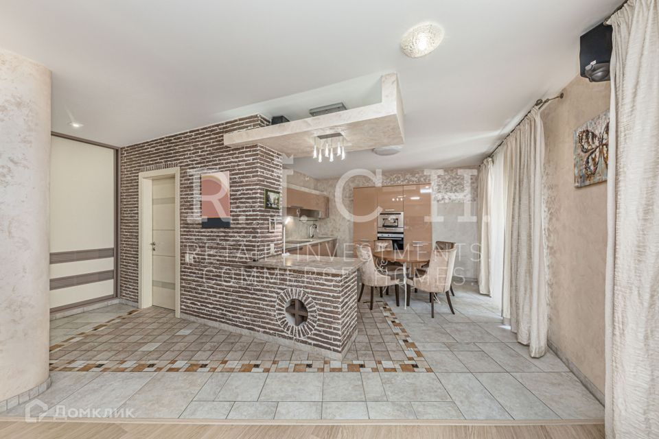 Продаётся 3-комнатная квартира, 146 м²