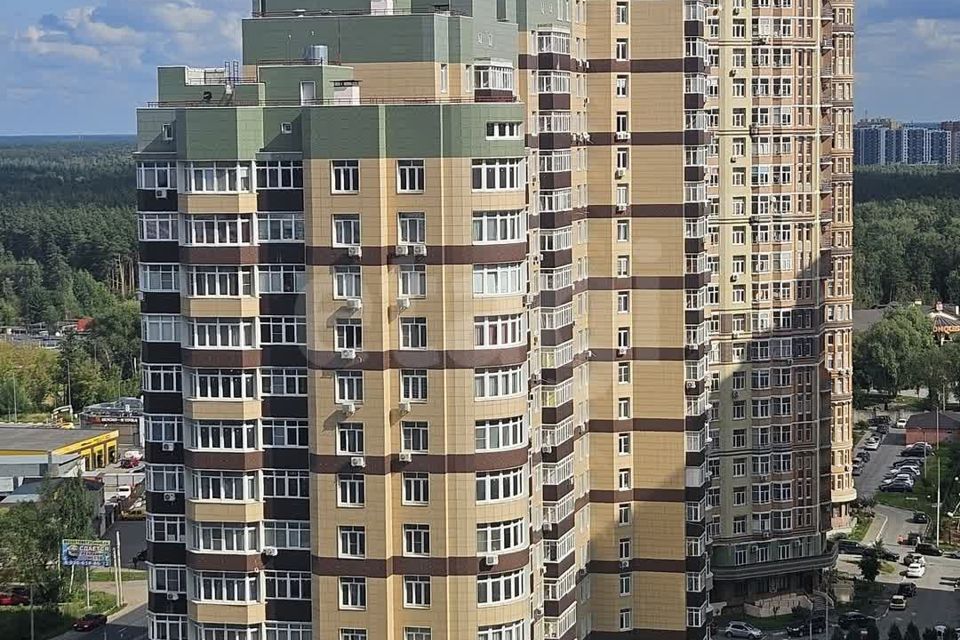 Продаётся 4-комнатная квартира, 135.5 м²