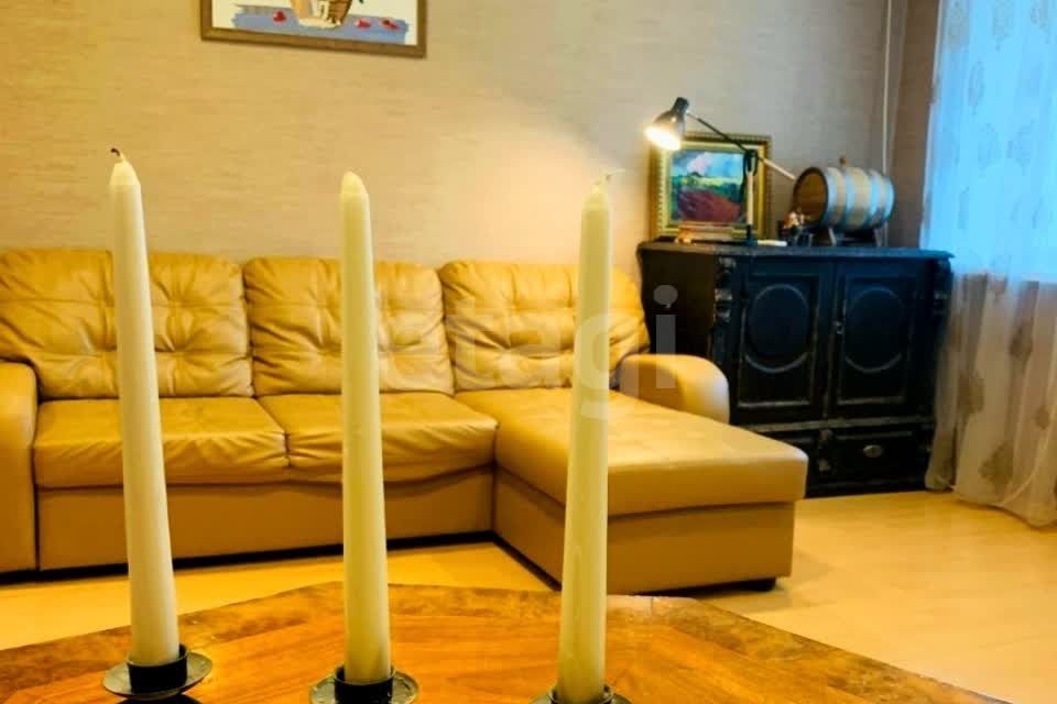Продаётся 4-комнатная квартира, 104.5 м²