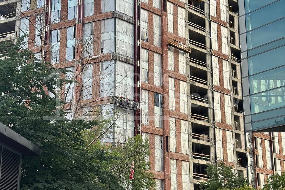 Продаётся 4-комнатная квартира, 105 м²