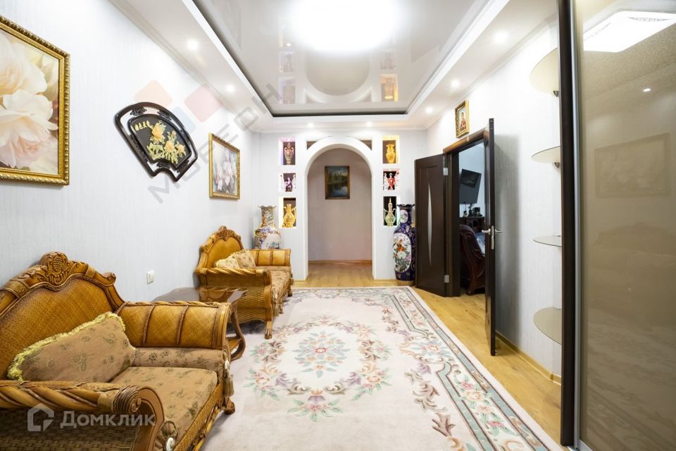 Продаётся 4-комнатная квартира, 160 м²