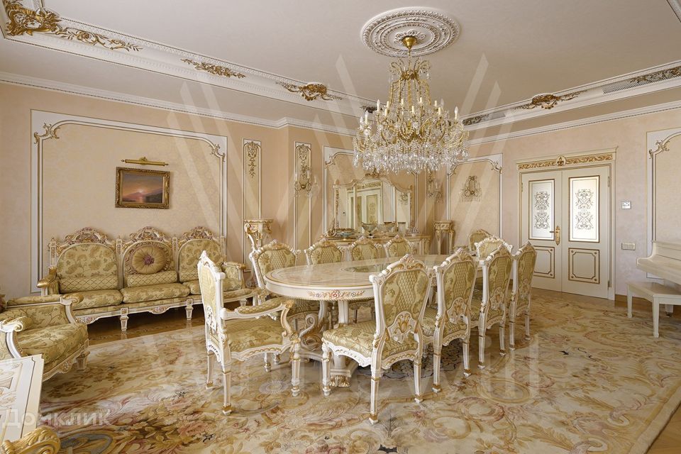 Продаётся 5-комнатная квартира, 288.4 м²