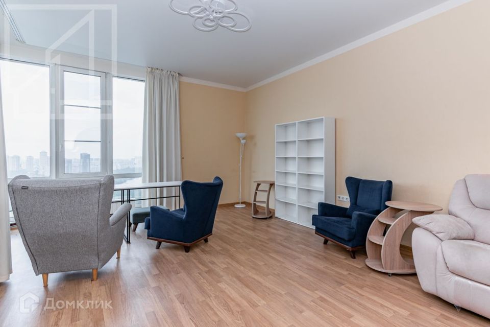 Сдаётся 4-комнатная квартира, 150 м²