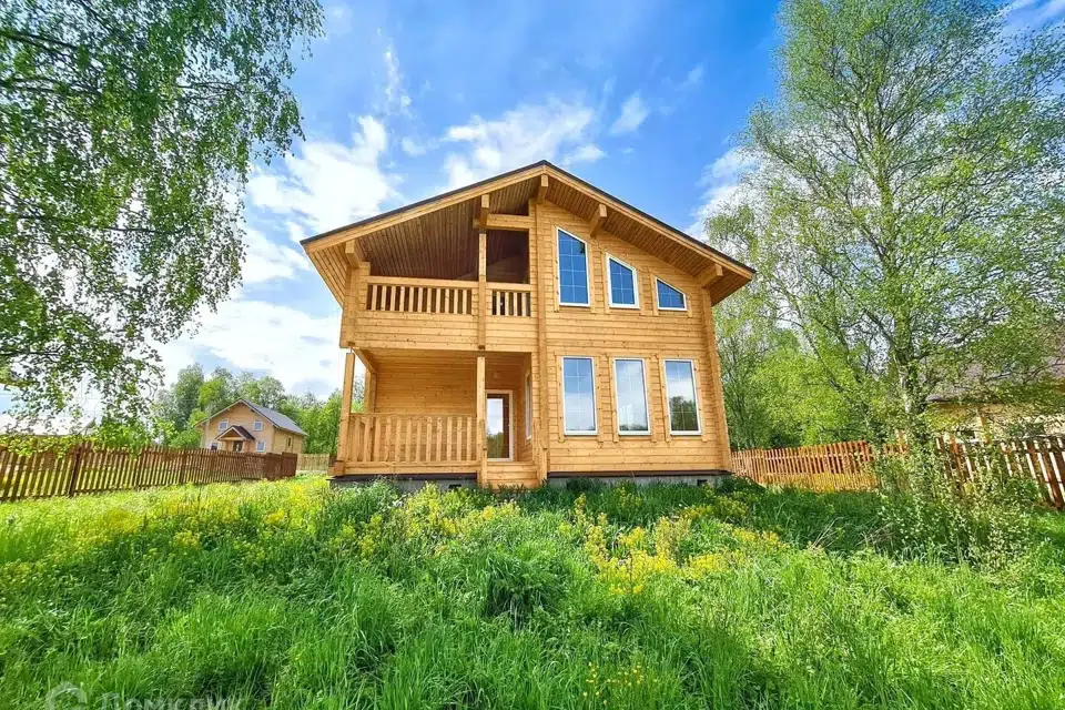 Продаётся 2-этажный дом, 220 м²