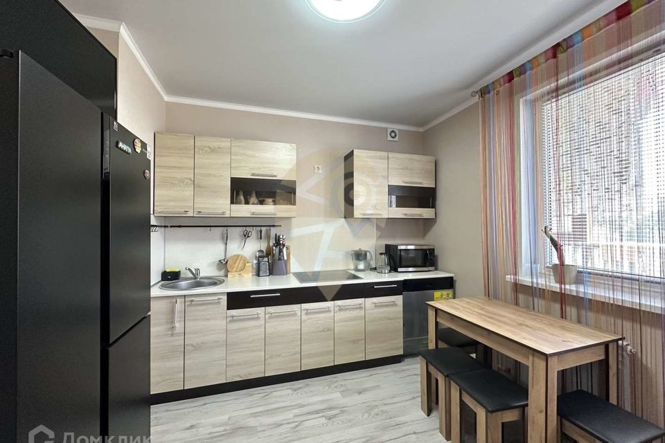 Продаётся 1-комнатная квартира, 41.9 м²