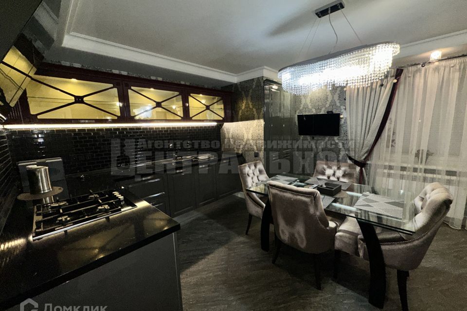Продаётся 3-комнатная квартира, 90 м²