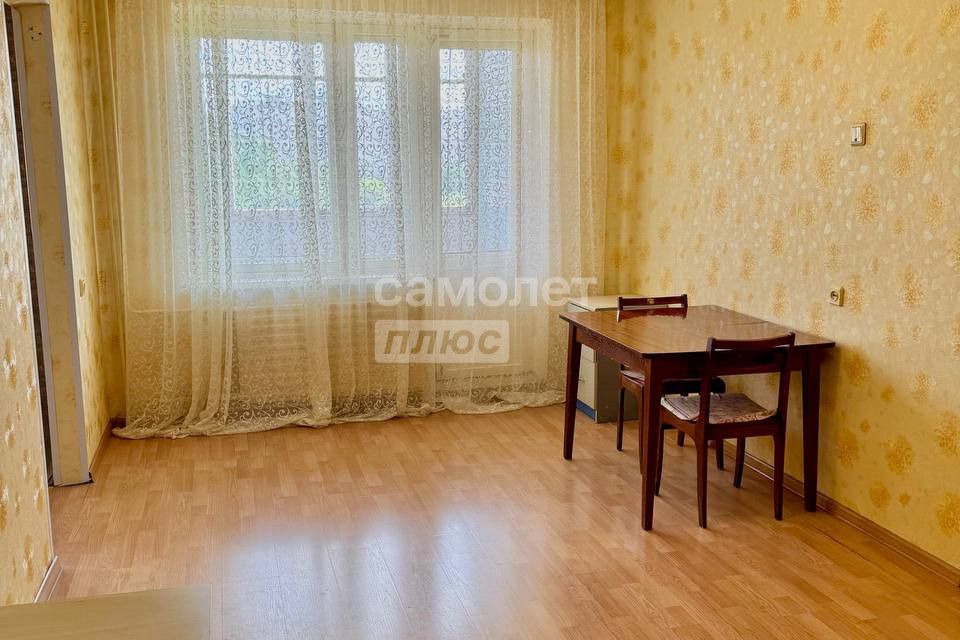 Сдаётся 3-комнатная квартира, 57.4 м²