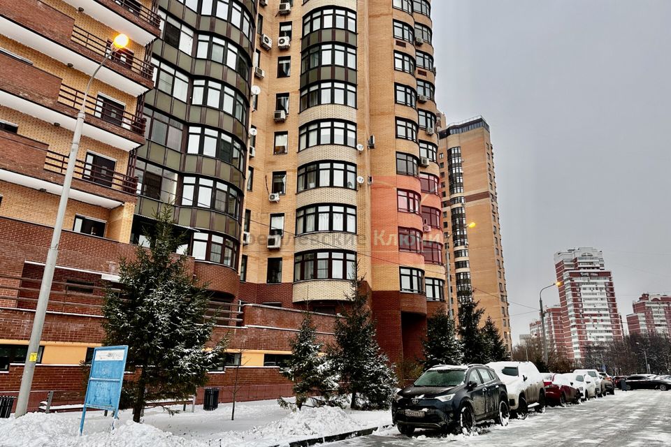 Продаётся 3-комнатная квартира, 126.5 м²