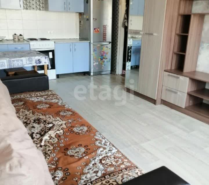 Продаётся комната в 2-комн. квартире, 35 м²