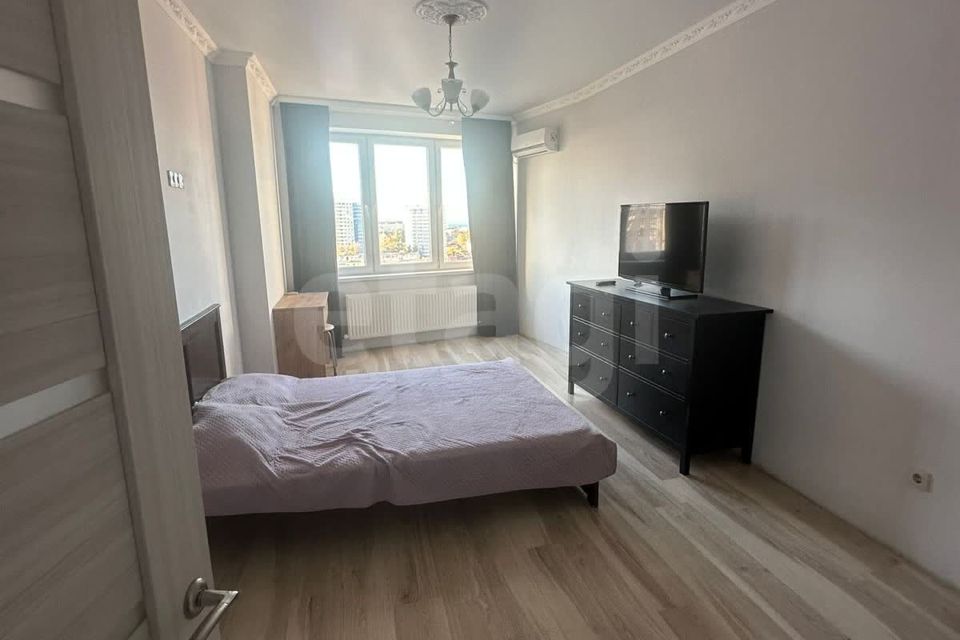 Продаётся 1-комнатная квартира, 42 м²