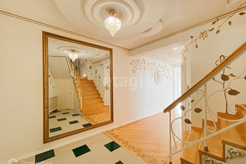 Продаётся 7-комнатная квартира, 284.7 м²