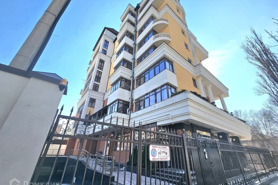 Продаётся 1-комнатная квартира, 64.6 м²