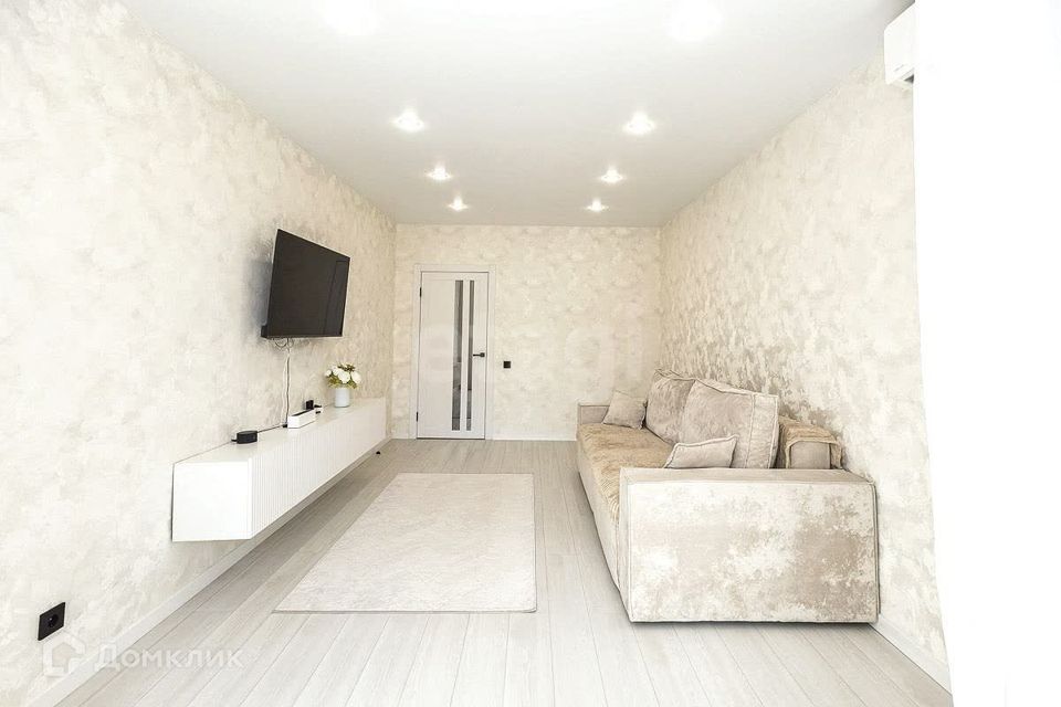 Продаётся 1-комнатная квартира, 41.3 м²
