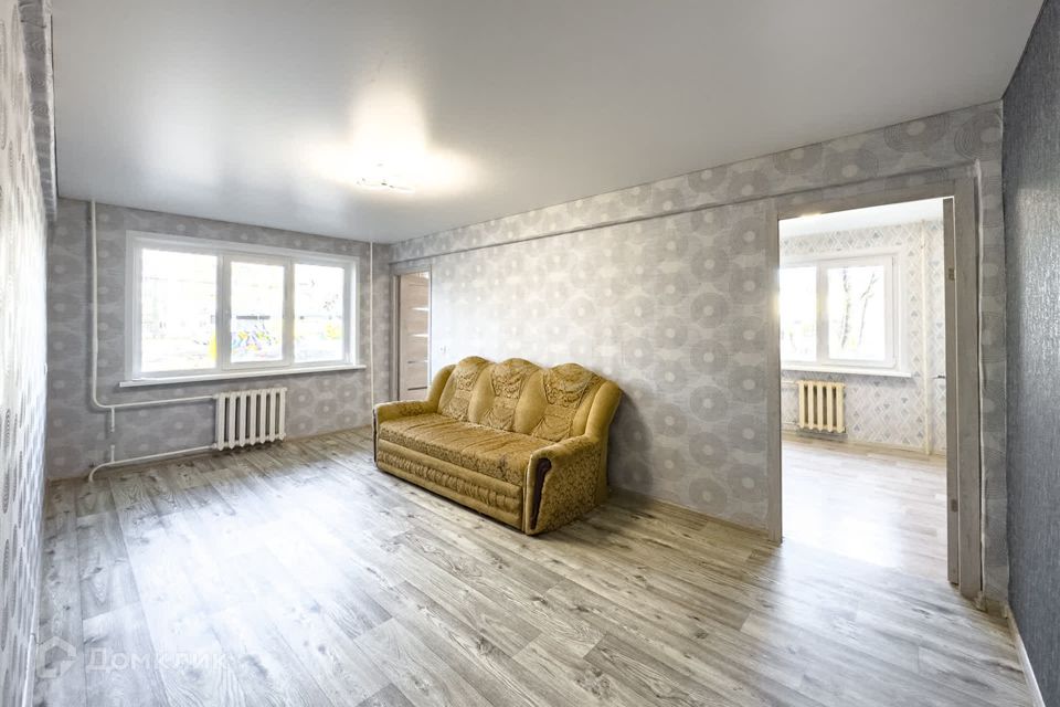 Продаётся 3-комнатная квартира, 47.4 м²