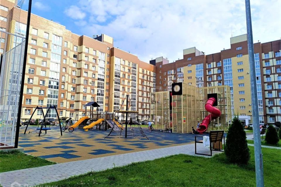 Продаётся 2-комнатная квартира, 66.7 м²