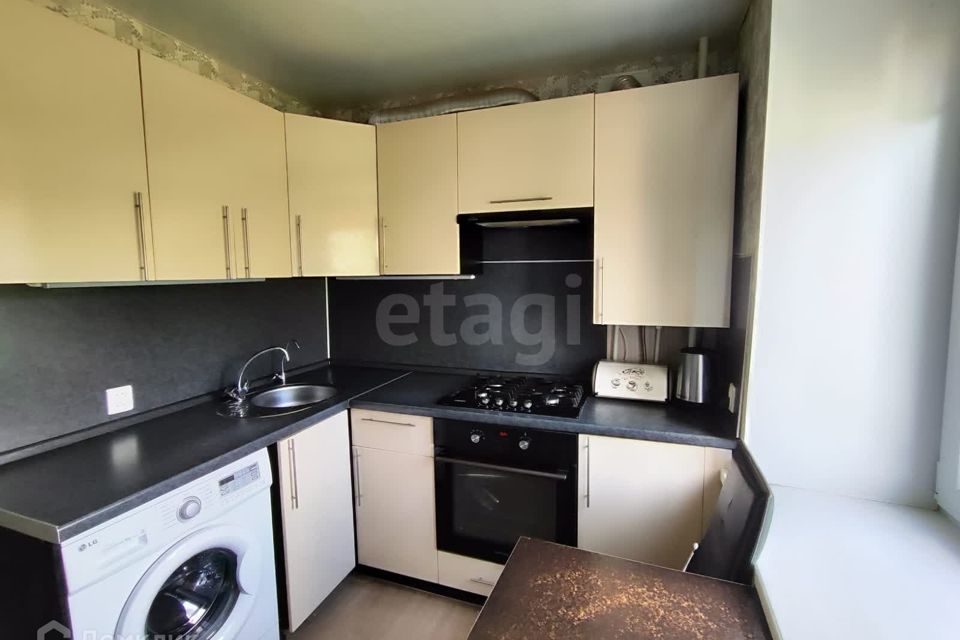 Продаётся 3-комнатная квартира, 50.3 м²