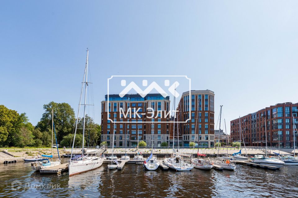 Продаётся 3-комнатная квартира, 105 м²
