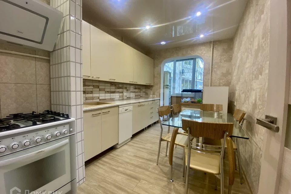 Продаётся 4-комнатная квартира, 85 м²