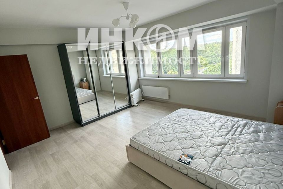 Сдаётся 1-комнатная квартира, 59 м²