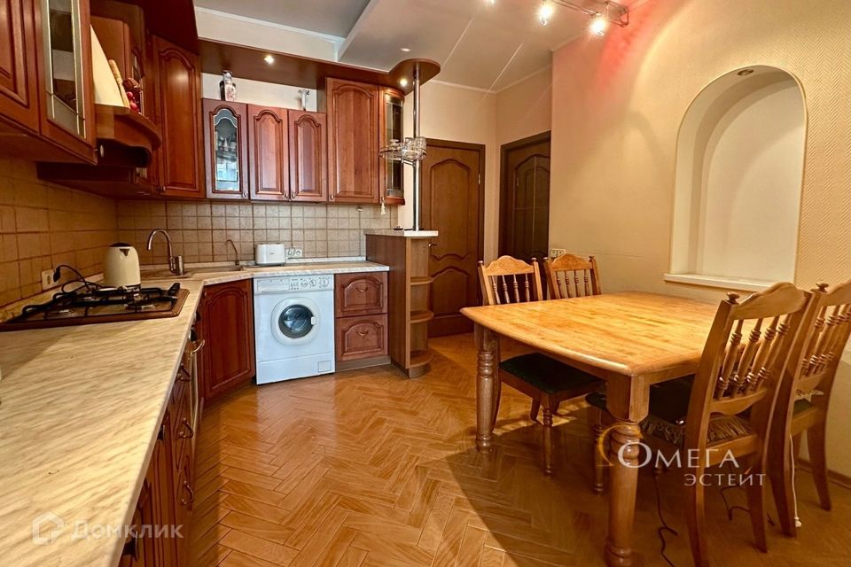Продаётся 3-комнатная квартира, 98 м²