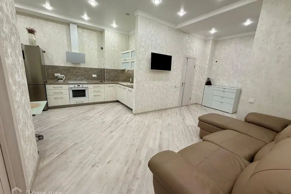 Продаётся 1-комнатная квартира, 60 м²