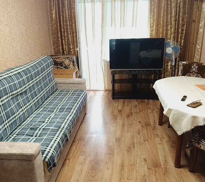 Продаётся 4-комнатная квартира, 60 м²