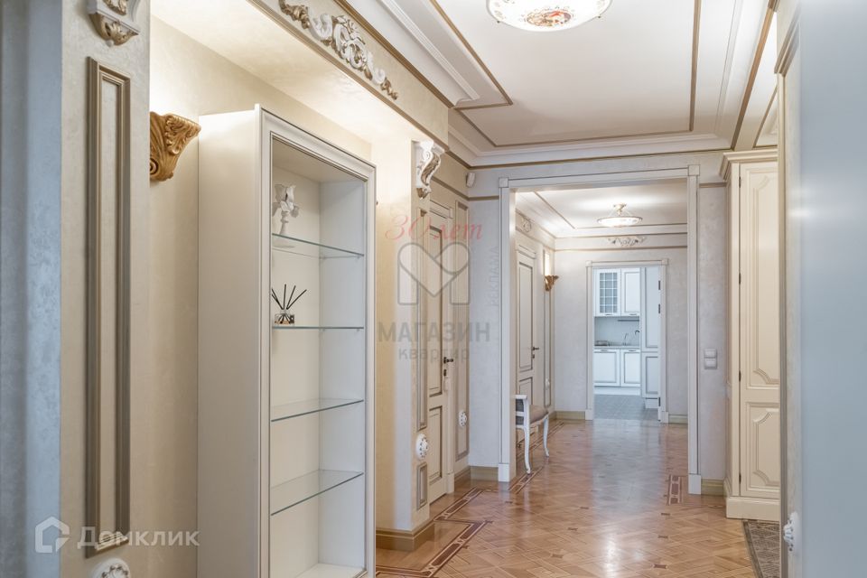 Продаётся 4-комнатная квартира, 150 м²