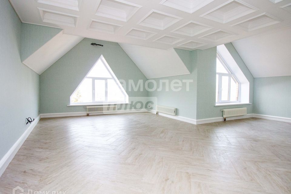 Продаётся 4-комнатная квартира, 148.4 м²