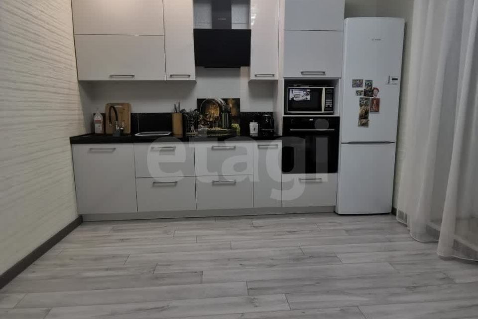 Продаётся 1-комнатная квартира, 57.3 м²