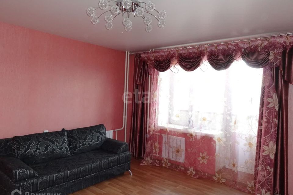 Продаётся 1-комнатная квартира, 42 м²