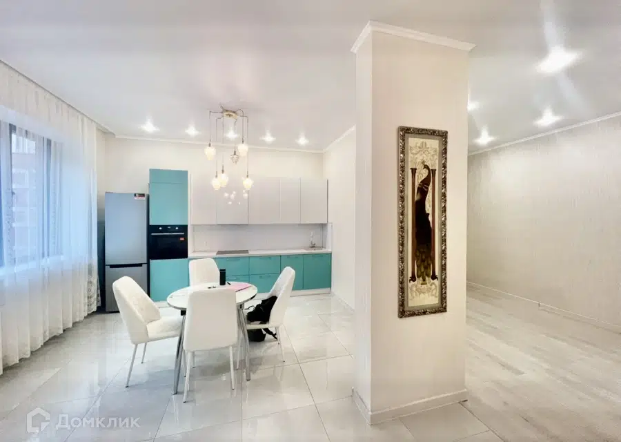 Продаётся 1-комнатная квартира, 72 м²