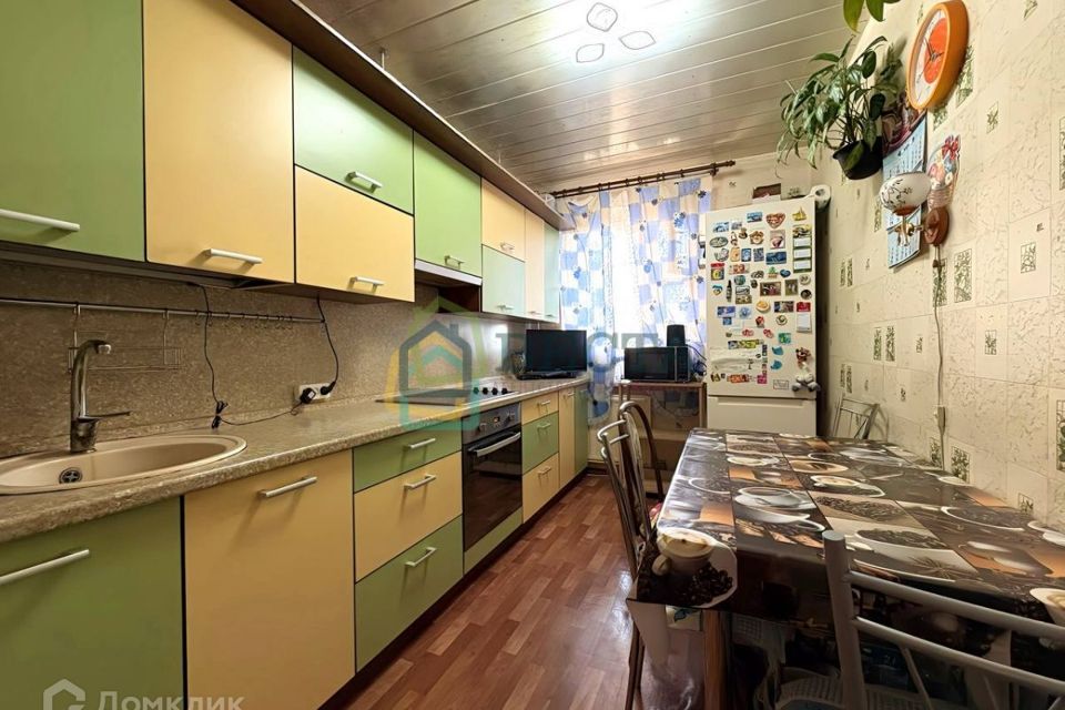 Продаётся 4-комнатная квартира, 77.7 м²