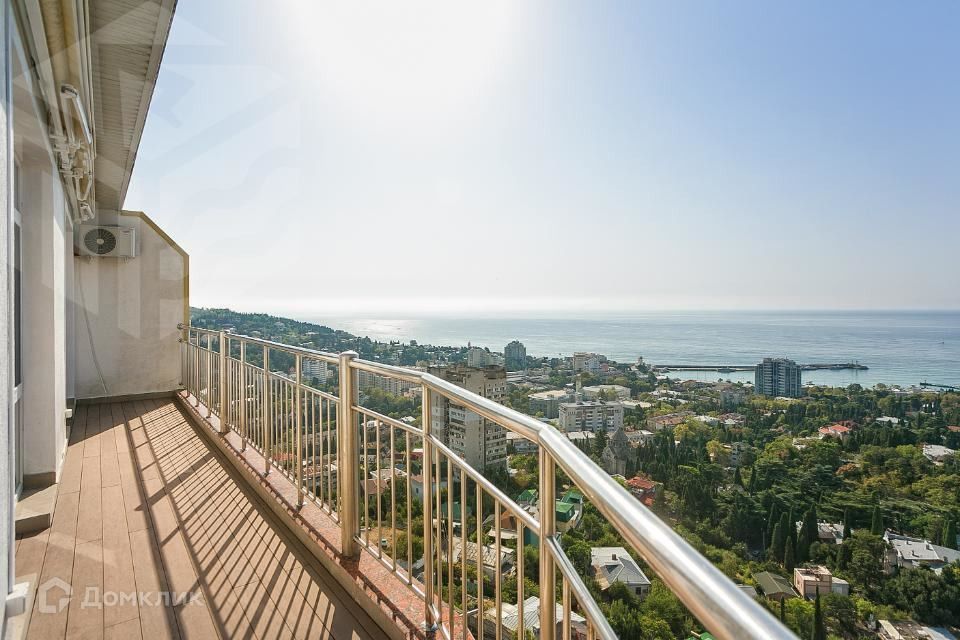 Продаётся 3-комнатная квартира, 103.5 м²