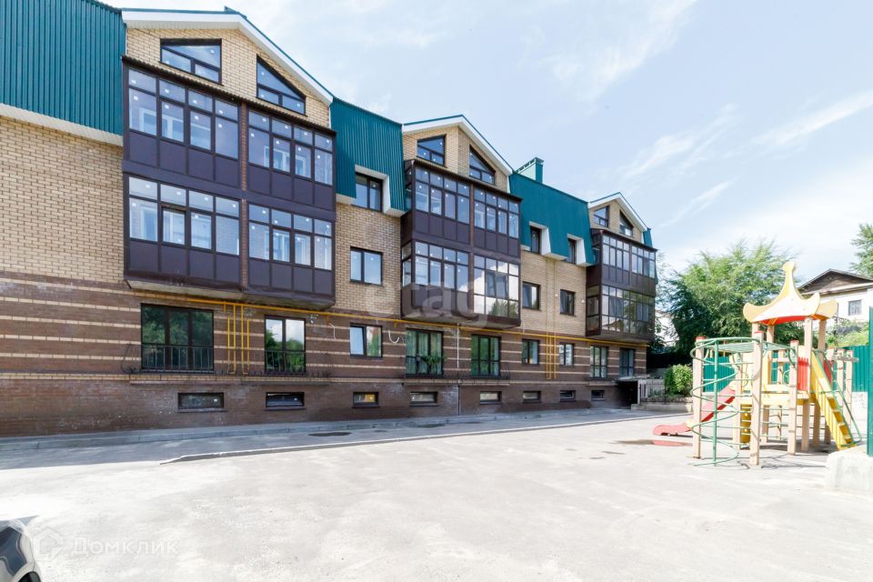 Продаётся 4-комнатная квартира, 150 м²