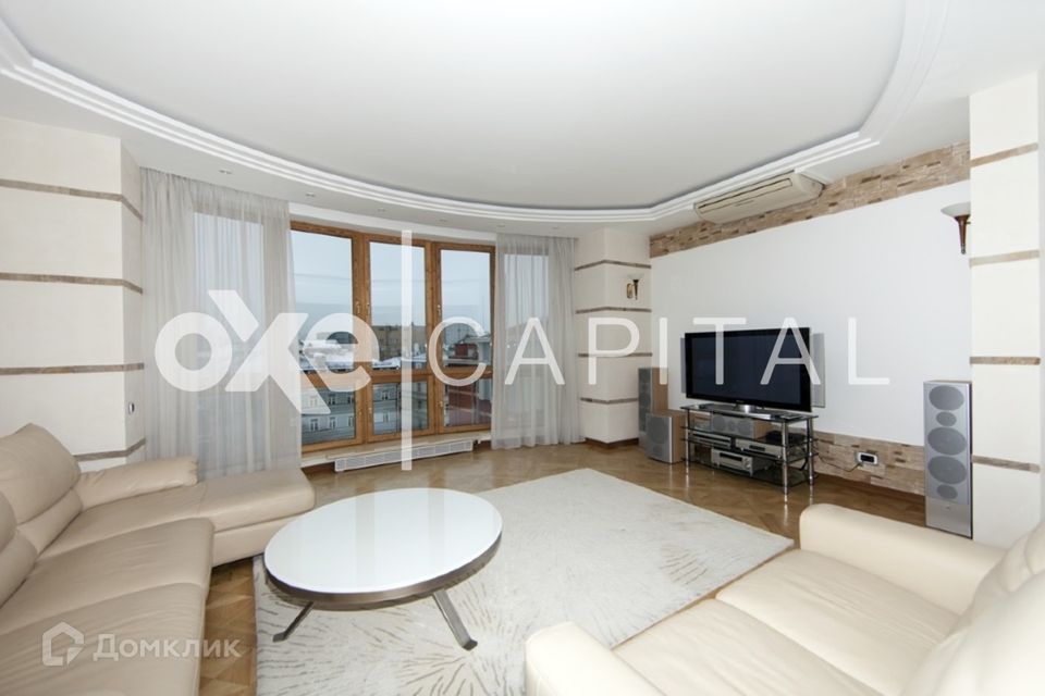 Сдаётся 4-комнатная квартира, 180 м²
