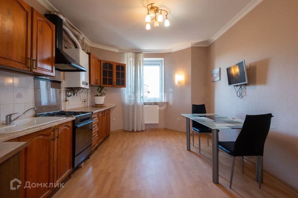Продаётся 6-комнатная квартира, 155 м²