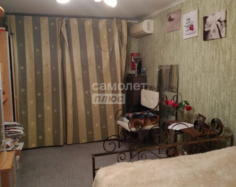 Продаётся 4-комнатная квартира, 98 м²
