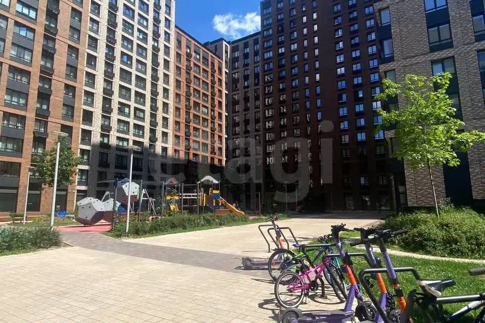 Продаётся 3-комнатная квартира, 58.3 м²