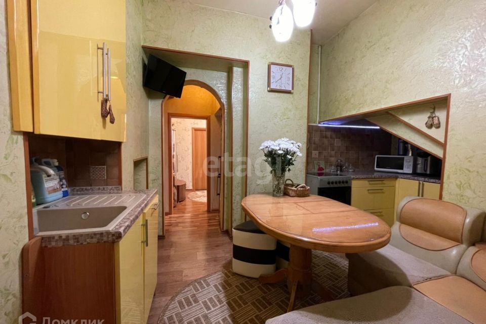 Продаётся 3-комнатная квартира, 40.2 м²