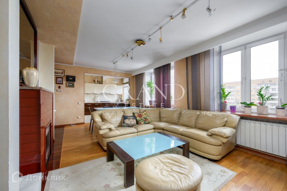 Продаётся 4-комнатная квартира, 116.5 м²